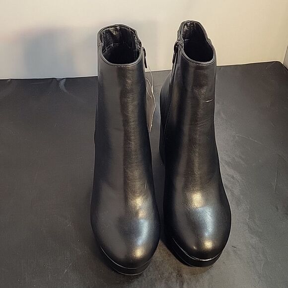 BRAND NEW FOREVER 21 BLOCK ZIP CLOSURE ROUND TOE SLIP-ON FAUX LEATHER BOOT - Picture 3 of 15